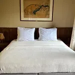 Buteo D'hotes & Espresso 3*