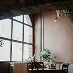 Buteo D'hotes & Espresso Bed & Breakfast 3*
