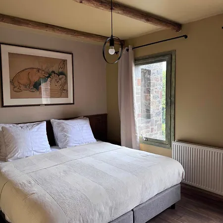 Buteo D'hotes & Espresso Lesterny