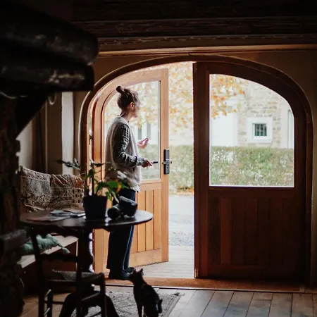 Buteo D'hotes & Espresso ベッド・アンド・ブレックファスト 3*