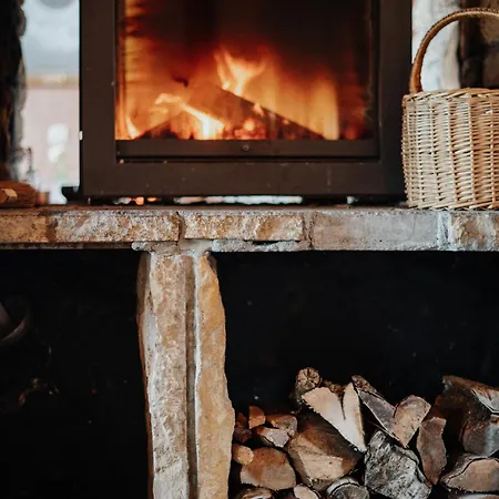 Buteo D'hotes & Espresso Lesterny