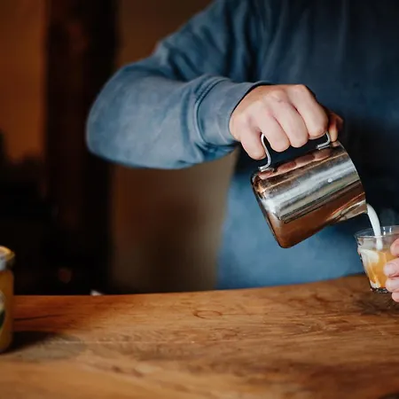 Buteo D'hotes & Espresso ベッド・アンド・ブレックファスト 3*