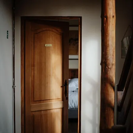 Buteo D'hotes & Espresso ベッド・アンド・ブレックファスト Lesterny