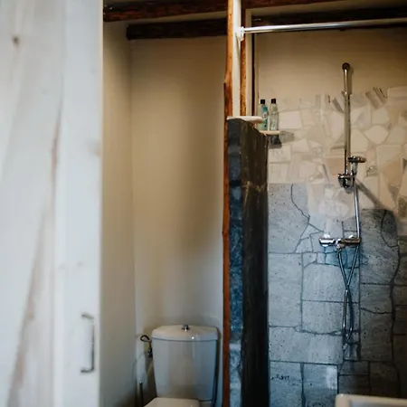 ベッド・アンド・ブレックファスト Buteo D'hotes & Espresso Lesterny